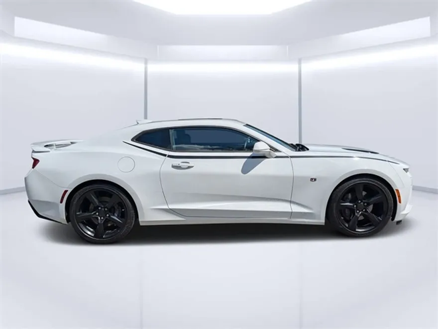 2017 Chevrolet Camaro 2SS photo 2
