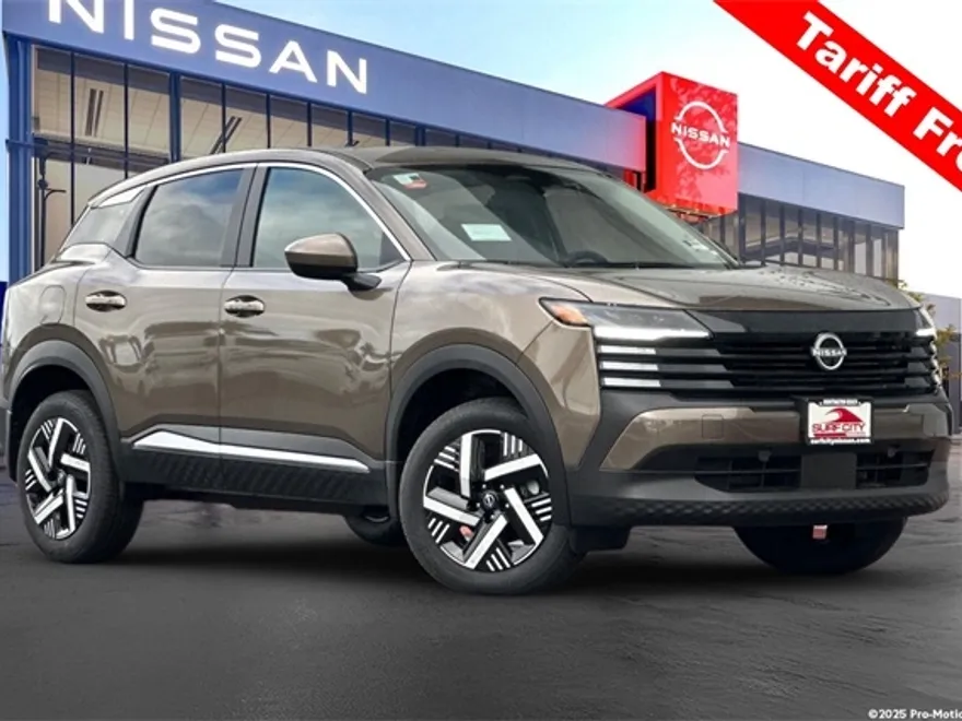 2025 Nissan Kicks SV photo 1