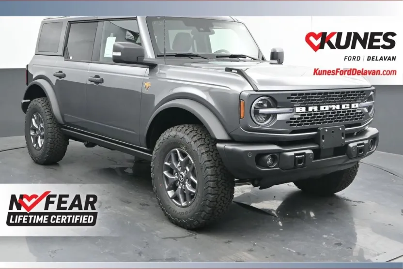 2025 Ford Bronco Badlands photo 1