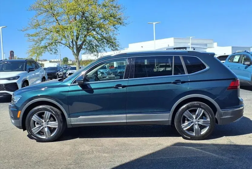 2019 Volkswagen Tiguan SEL Premium photo 1