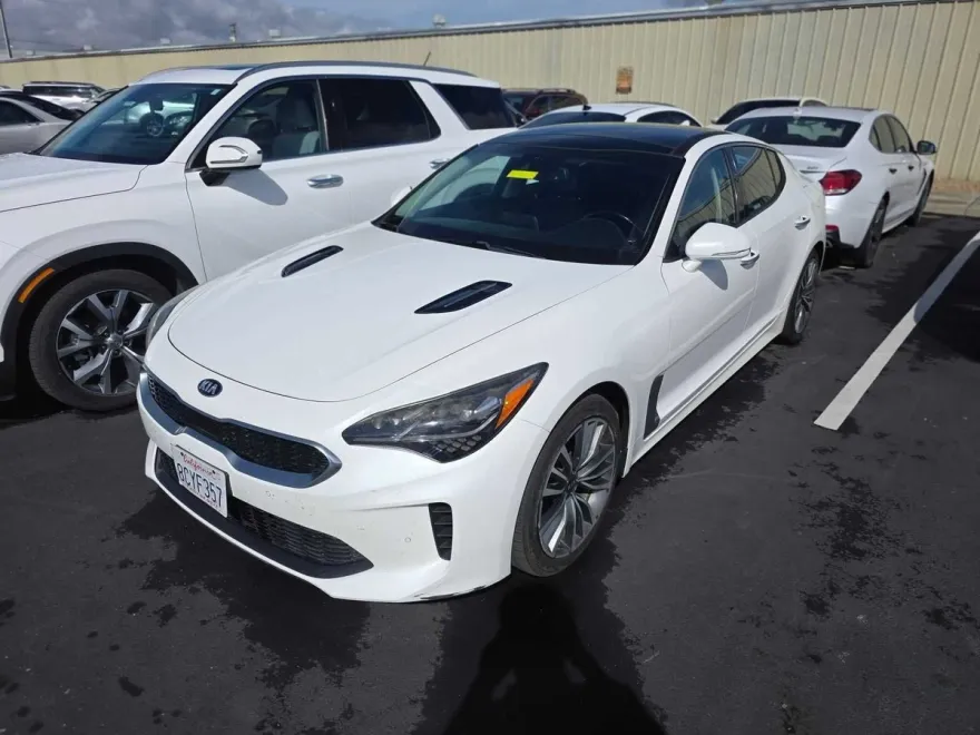 2018 Kia Stinger Premium photo 1