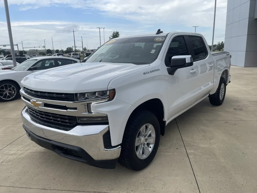 2021 Chevrolet Silverado 1500 LT photo 1
