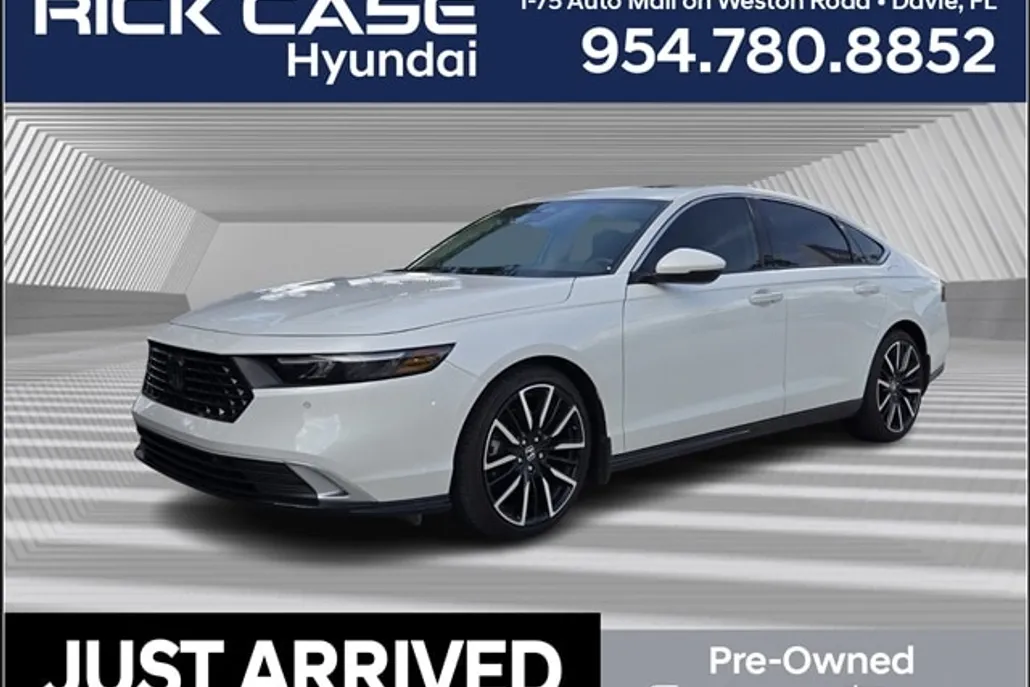 2024 Honda Accord Hybrid Touring photo 1
