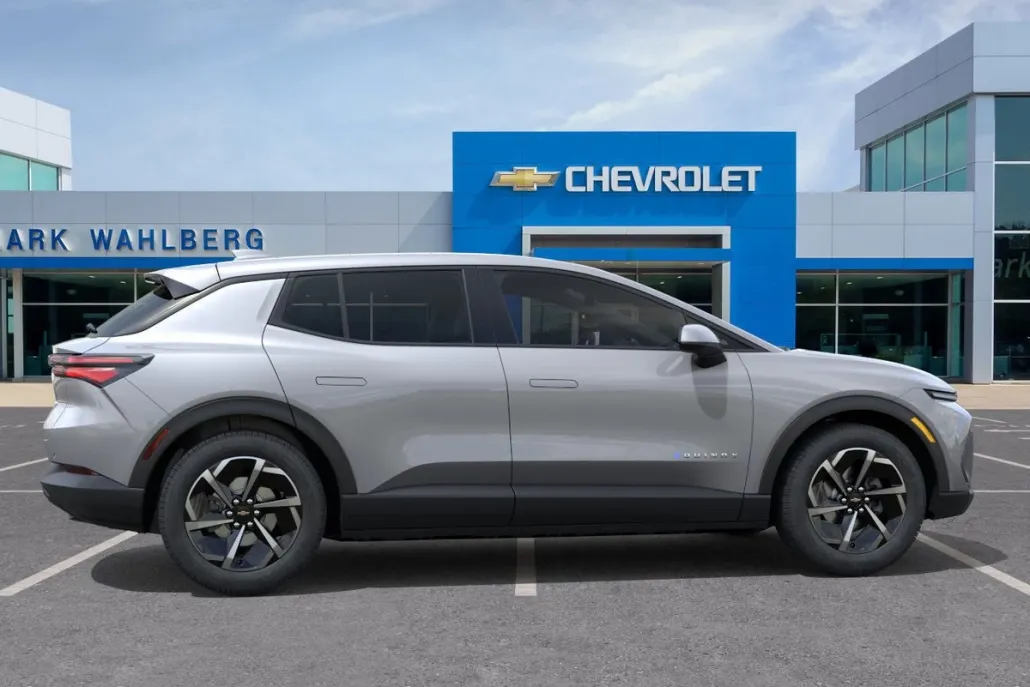 2026 Chevrolet Equinox EV 1LT photo 1