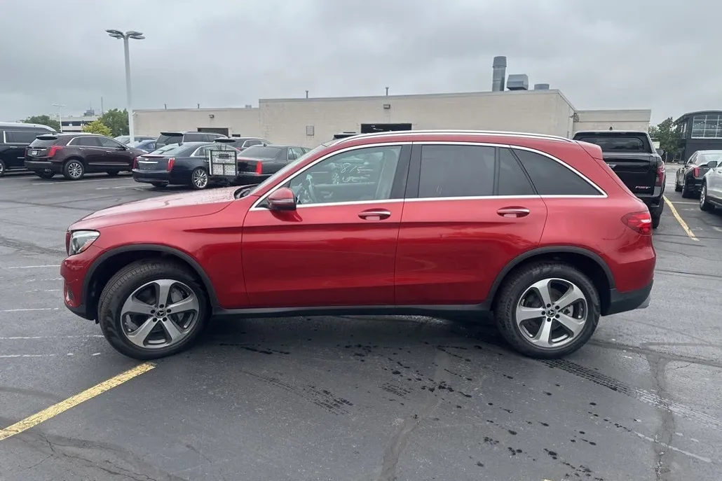 2018 Mercedes Benz GLC 300 photo 1