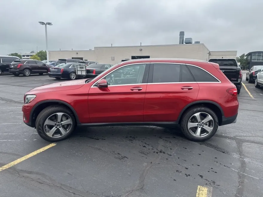 2018 Mercedes Benz GLC 300 photo 1