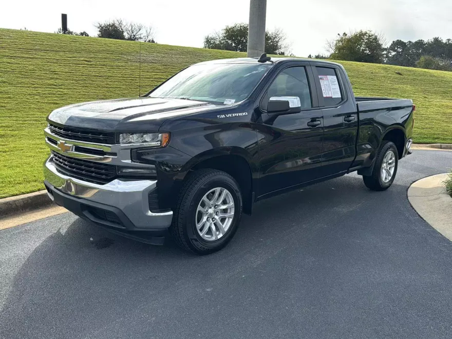 2020 Chevrolet Silverado 1500 LT photo 1