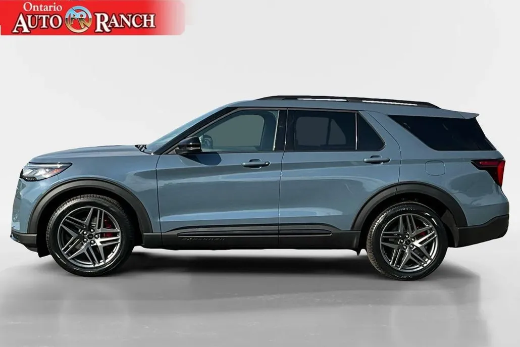 2025 Ford Explorer ST photo 1