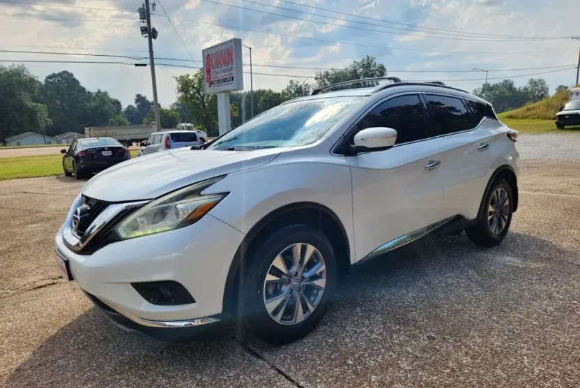 2015 Nissan Murano SV photo 1