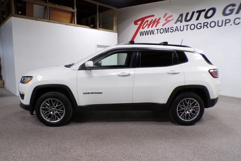 2021 Jeep Compass Latitude photo 1