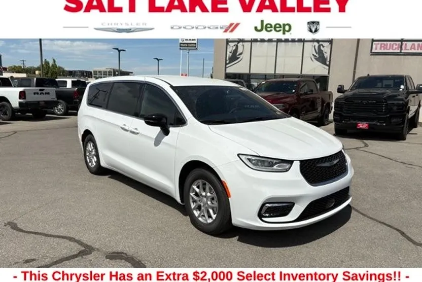 2026 Chrysler Pacifica photo 1