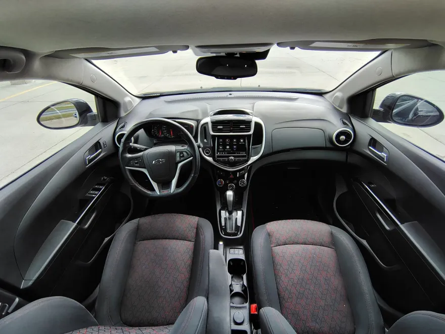 2019 Chevrolet Sonic LT photo 1