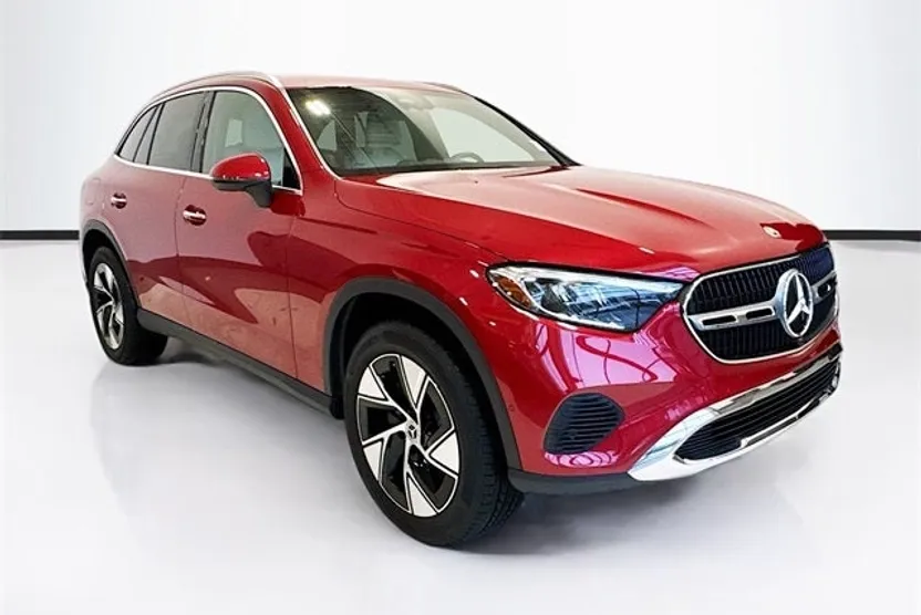 2024 Mercedes Benz GLC 300 photo 1