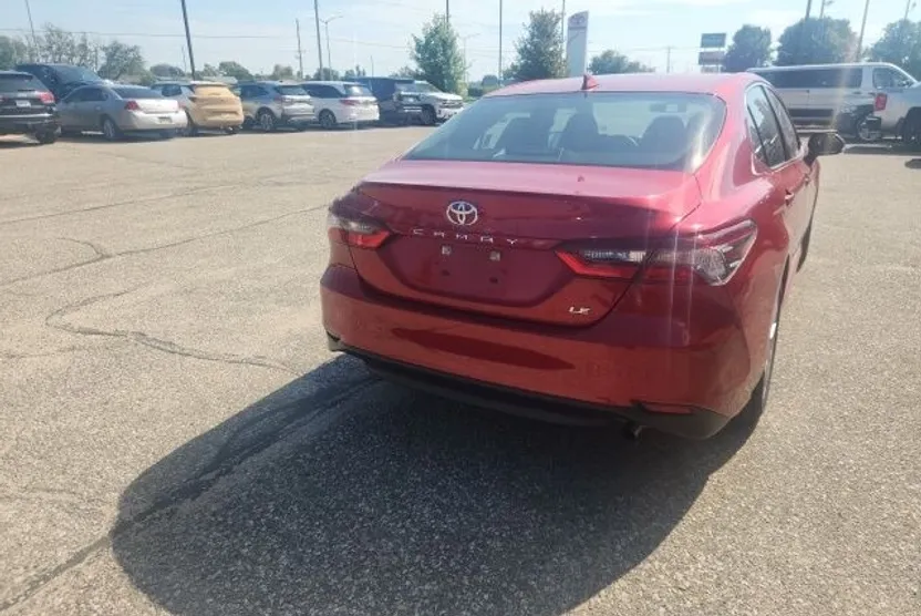 2023 Toyota Camry LE photo 1