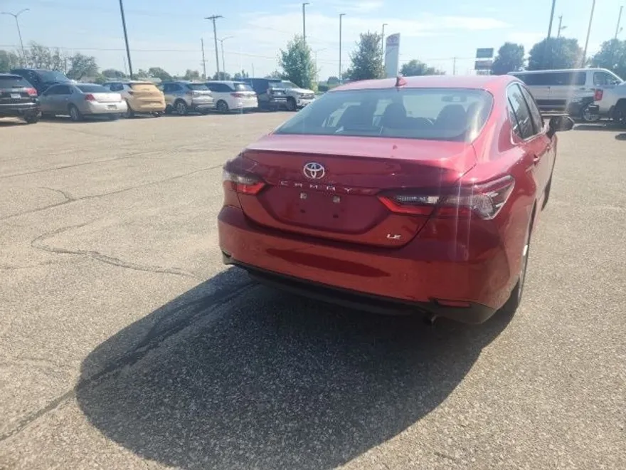 2023 Toyota Camry LE photo 1