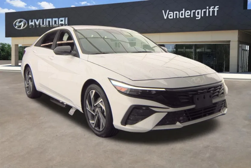 2025 Hyundai Elantra SEL Sport photo 1