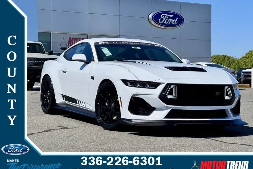 2025 Ford Mustang GT photo 1