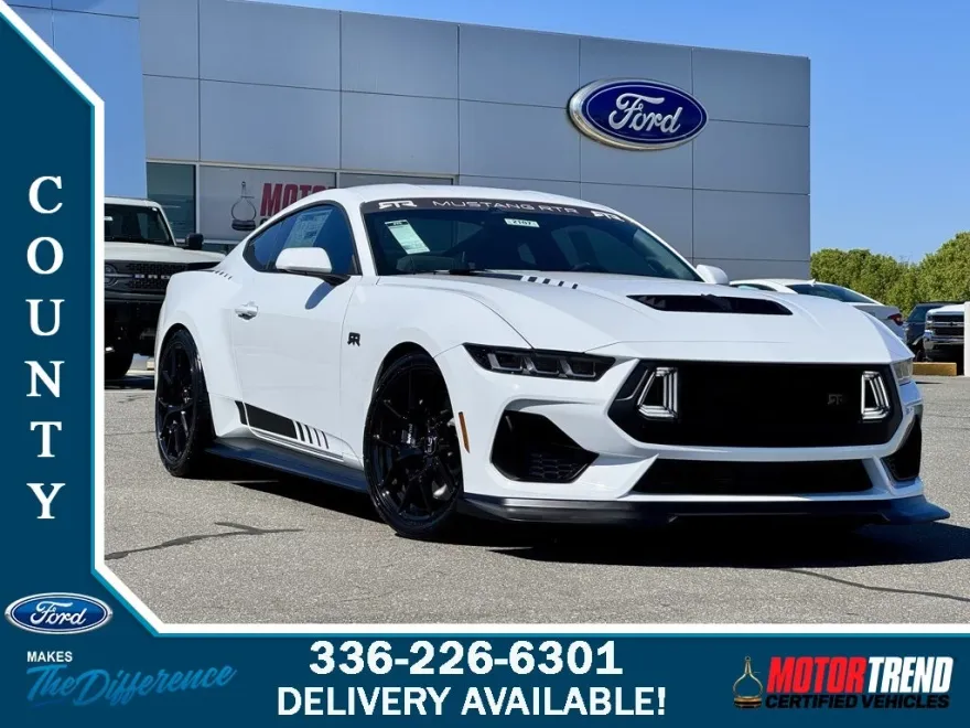 2025 Ford Mustang GT photo 1