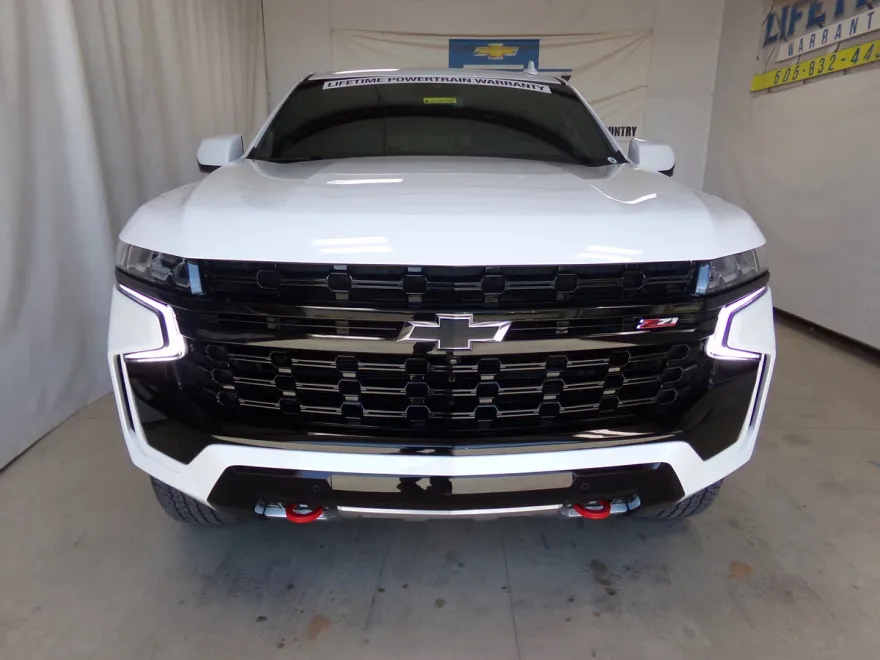 2023 Chevrolet Suburban Z71 photo 1