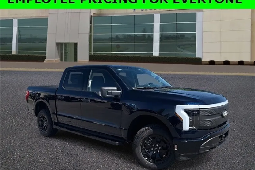 2025 Ford F-150 Lightning XLT photo 1