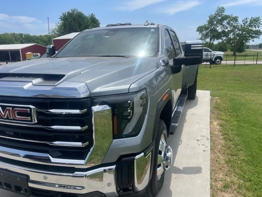 2024 Gmc Sierra HD SLT photo 1