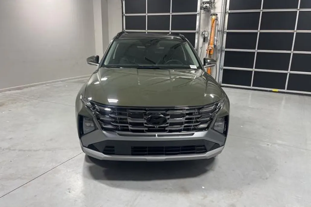 2025 Hyundai Tucson Limited photo 1