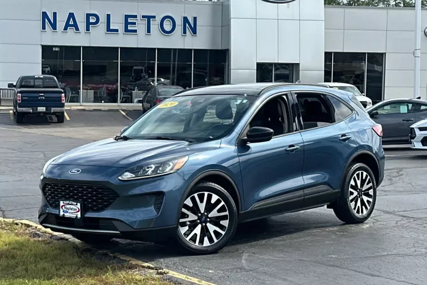2020 Ford Escape SE Sport photo 1