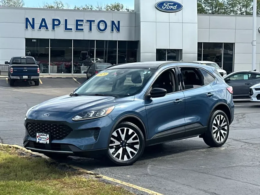 2020 Ford Escape SE Sport photo 1