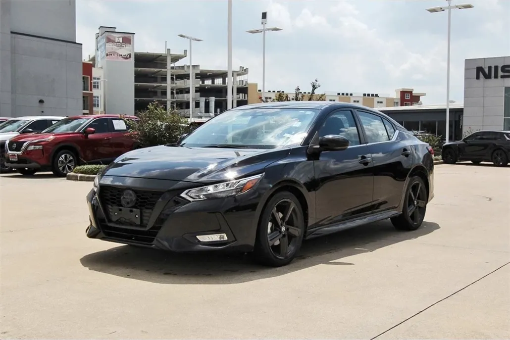 2022 Nissan Sentra SR photo 1