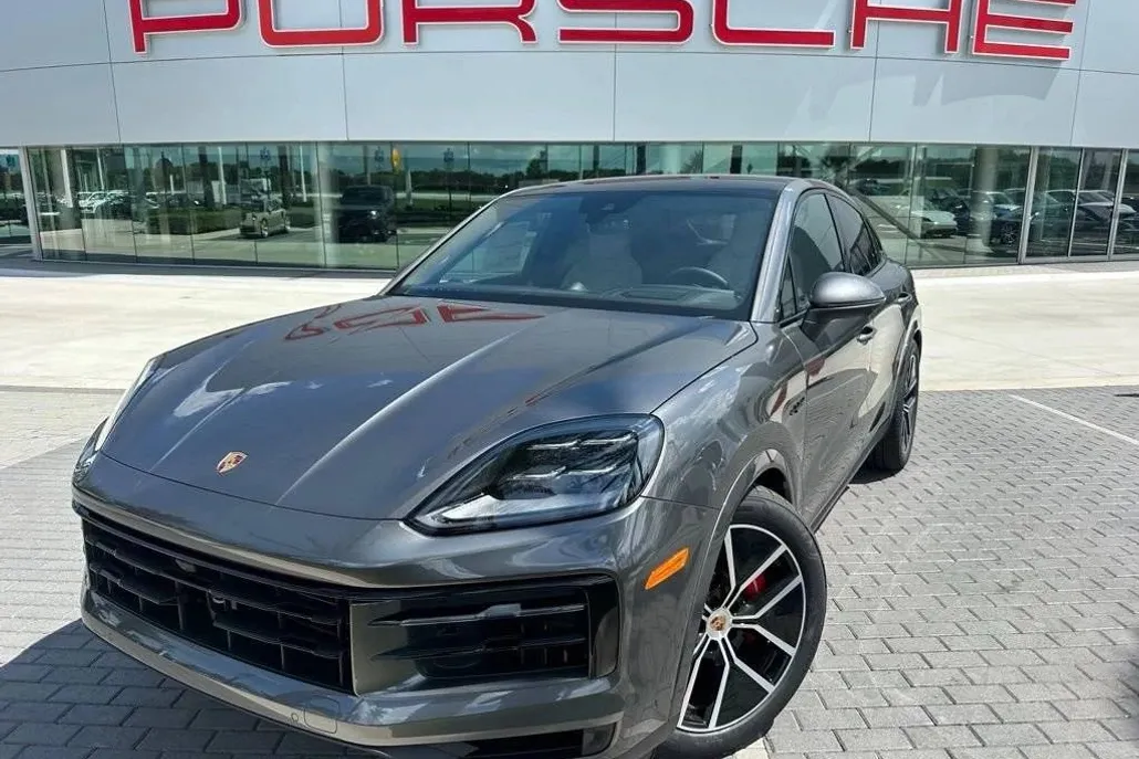 2025 Porsche Cayenne S E-Hybrid Coupe photo 1