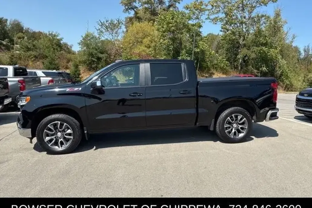 2022 Chevrolet Silverado 1500 LT1 photo 1