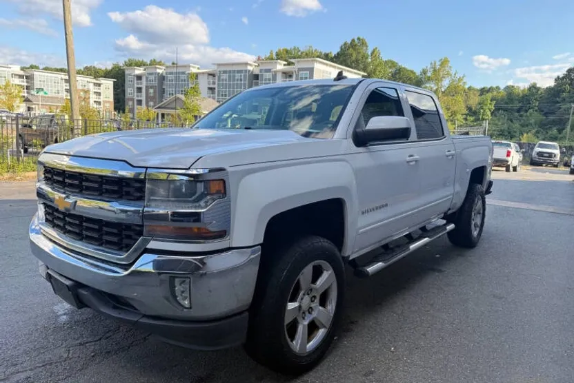 2016 Chevrolet Silverado 1500 LT photo 1