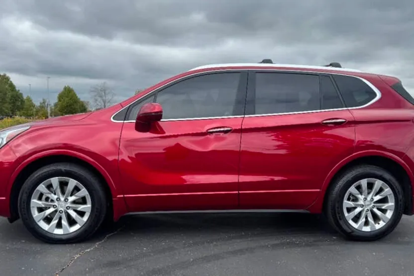 2017 Buick Envision Essence photo 1