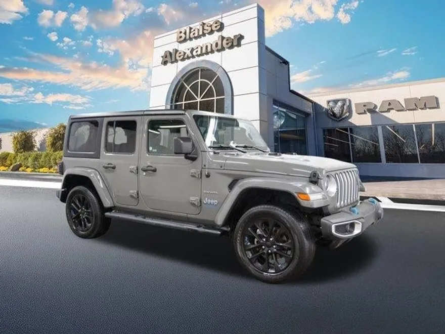 2023 Jeep Wrangler 4xe Sahara photo 1