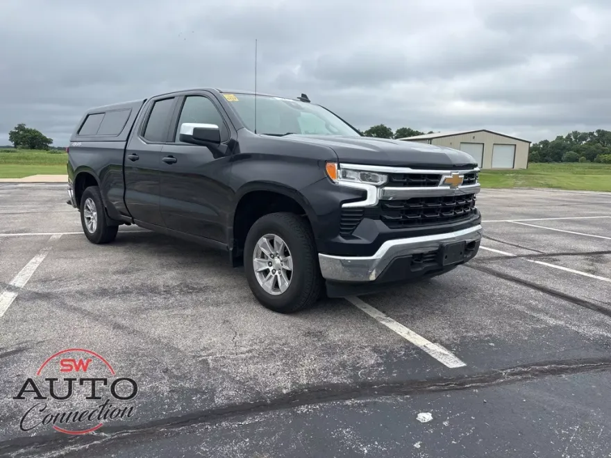 2023 Chevrolet Silverado 1500 LT1 photo 1