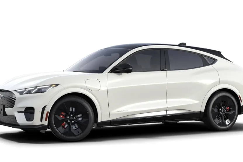 2025 Ford Mustang Mach-E GT photo 1