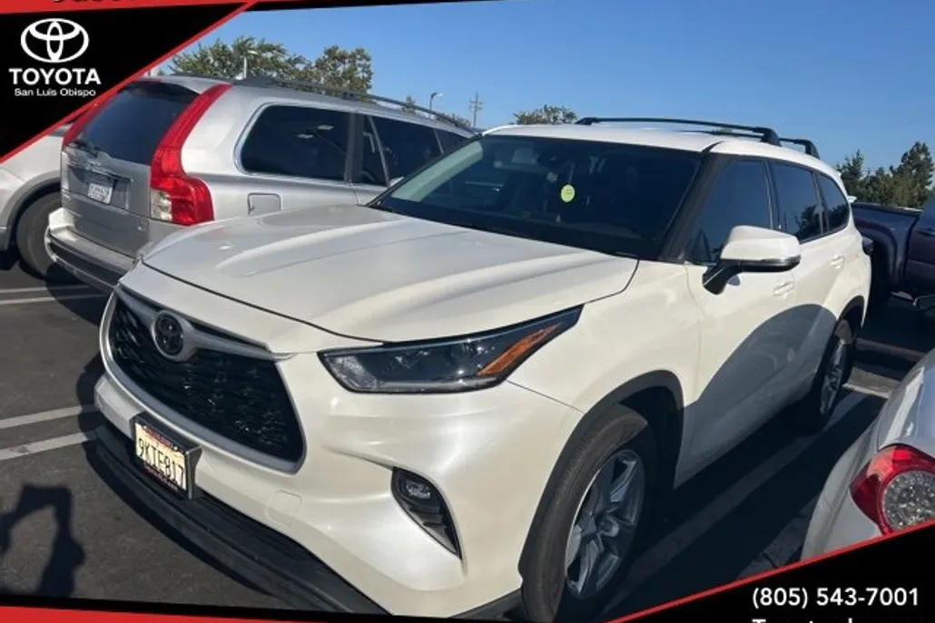 2021 Toyota Highlander LE photo 1
