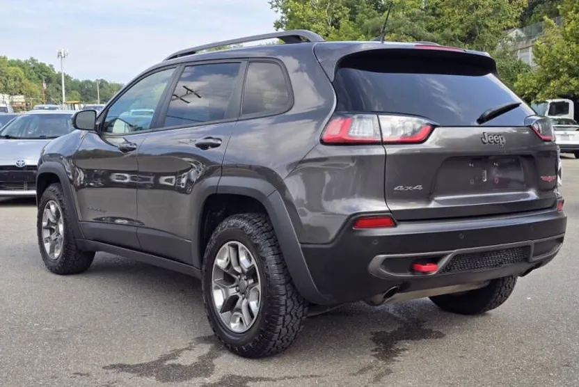2019 Jeep Cherokee Trailhawk photo 1