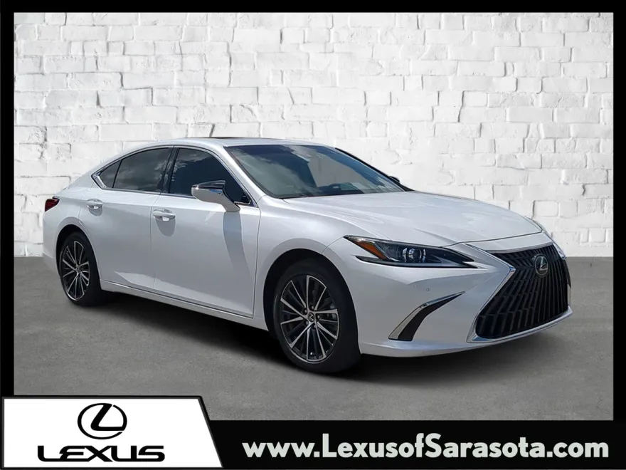 2025 Lexus ES 300h photo 1