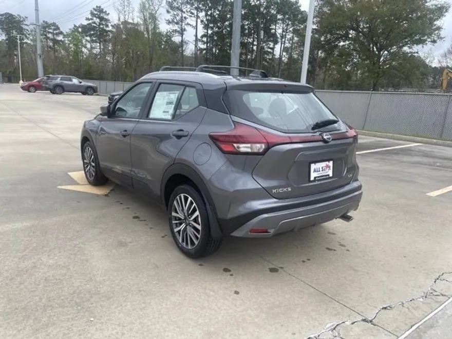2024 Nissan Kicks SV photo 1
