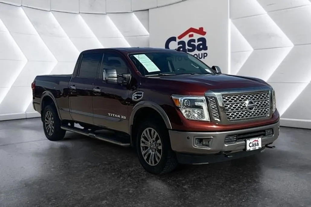2019 Nissan Titan Platinum Reserve photo 1