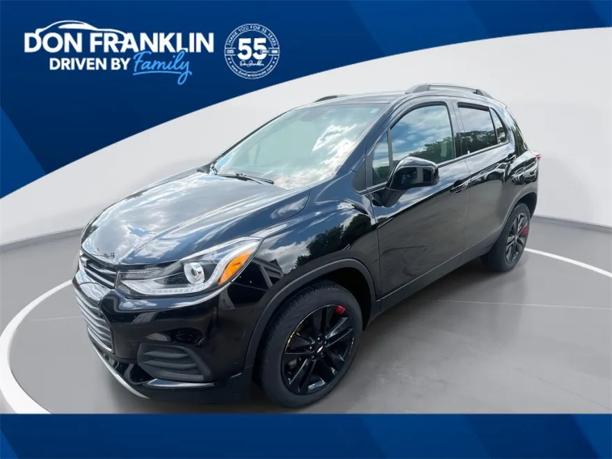 2022 Chevrolet Trax LT photo 1