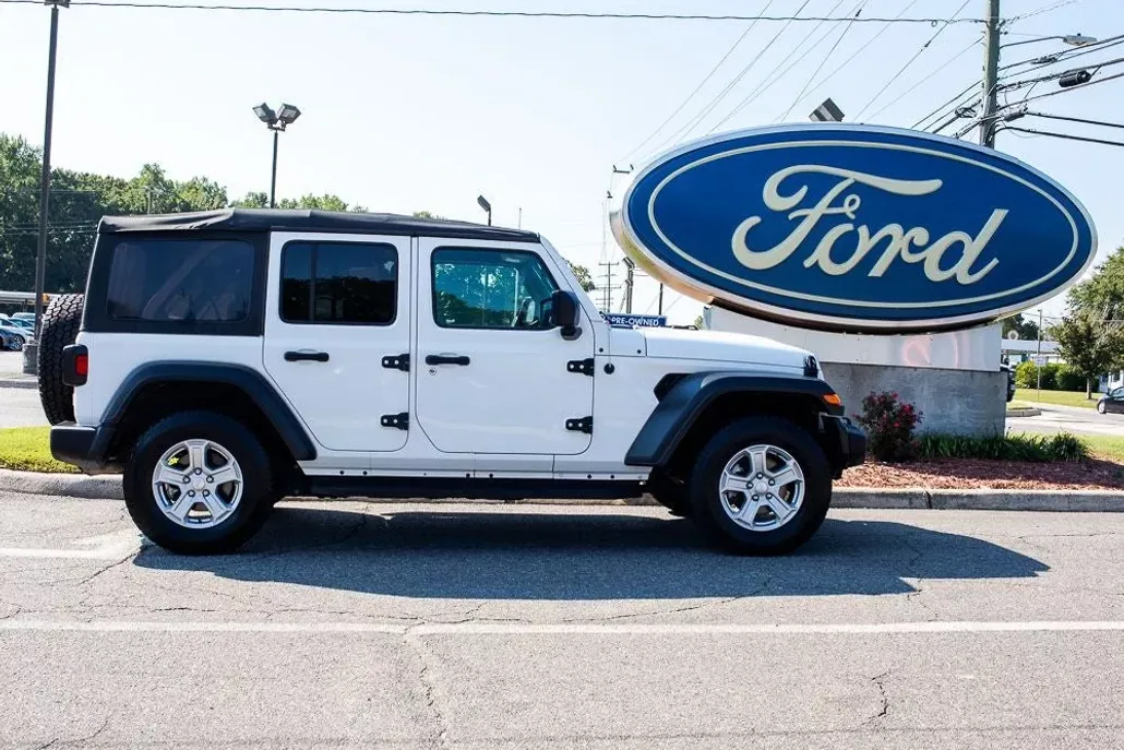 2020 Jeep Wrangler Sport S photo 1