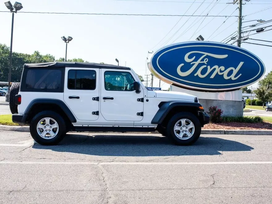 2020 Jeep Wrangler Sport S photo 1