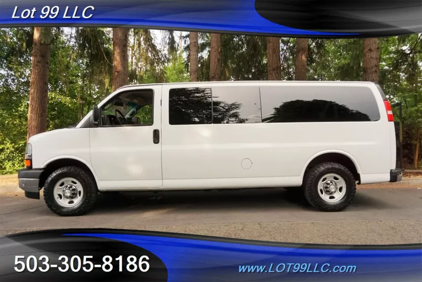 2017 Chevrolet Express LT 3500 Passenger Van photo 1