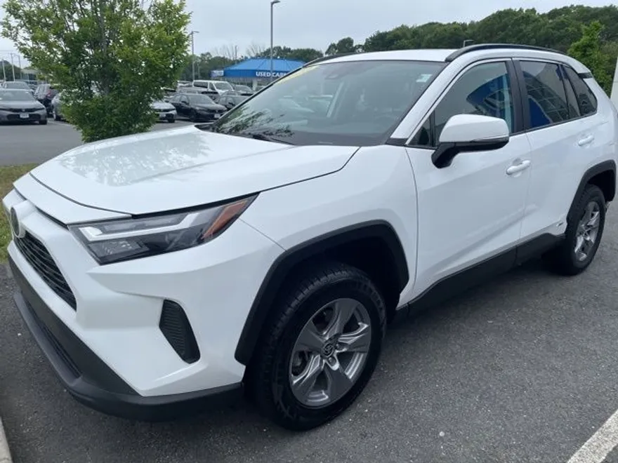 2022 Toyota RAV4 Hybrid XLE photo 1