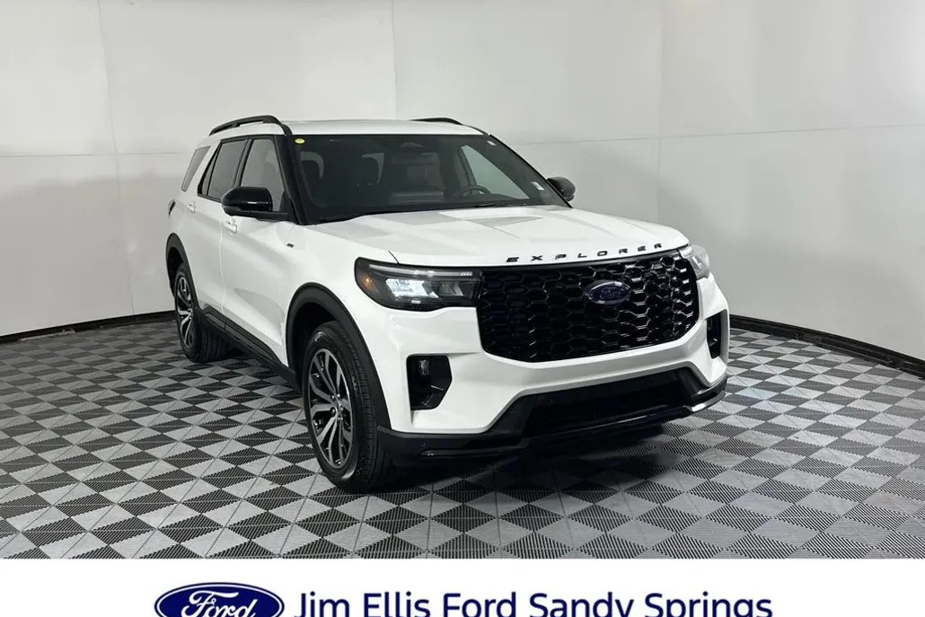 2025 Ford Explorer ST-Line photo 1