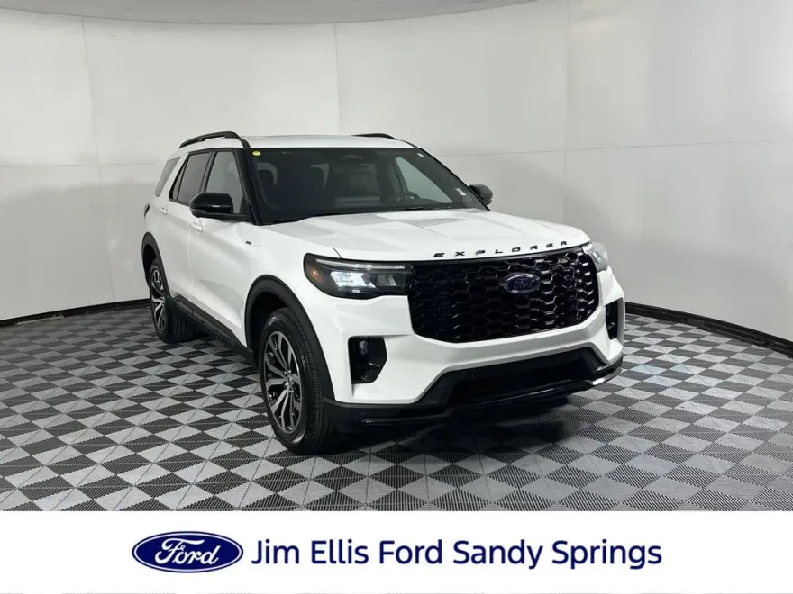 2025 Ford Explorer ST-Line photo 1