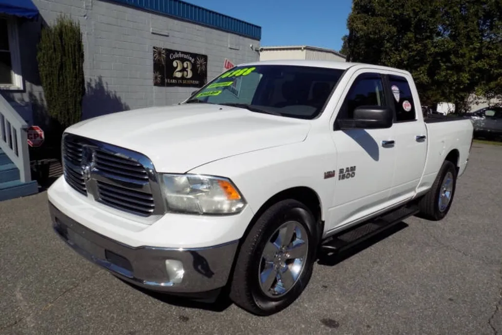 2013 Ram 1500 SLT photo 1