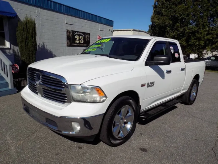 2013 Ram 1500 SLT photo 1